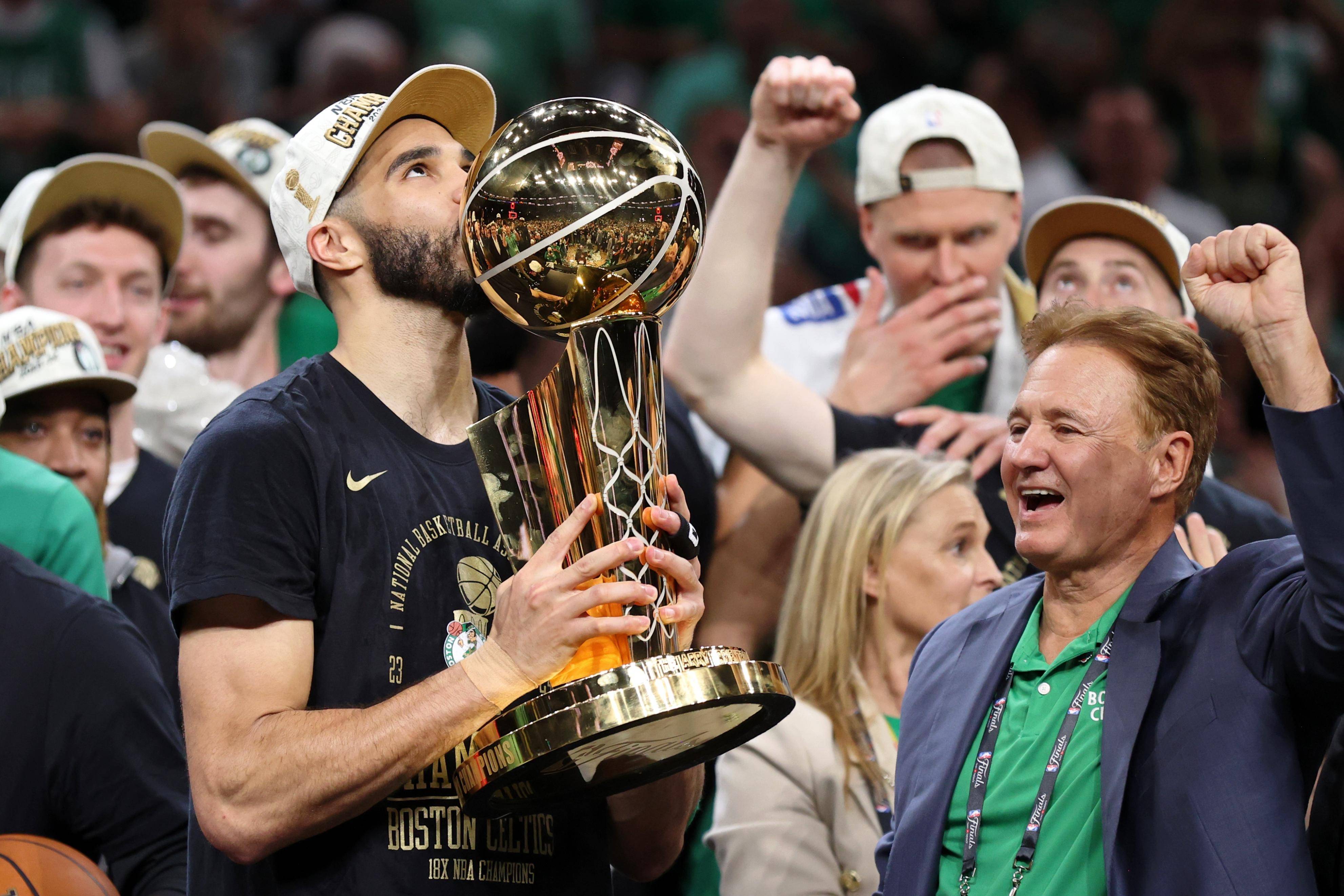 爱游戏官网：NBA联盟公布新赛季最佳球队战绩赔率：凯尔特人领跑的简单介绍
