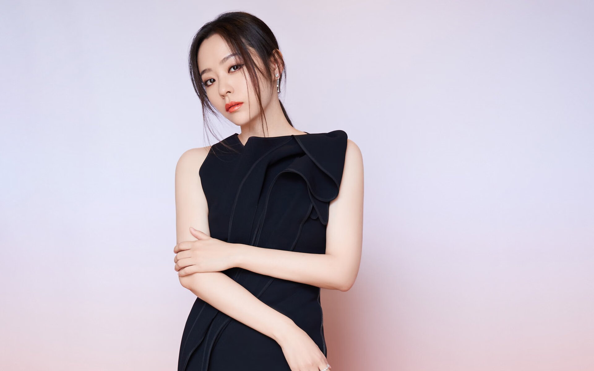 爱游戏体育平台-意甲豪门“豪赌”_ 高价签入新星，战术打法再升级，意甲三豪门